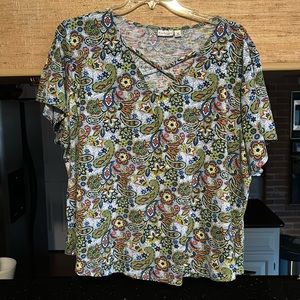 Kim Rogers Curvy short sleeve top with paisley floral pattern